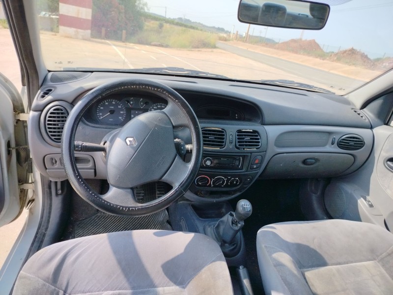 renault megane i fase 2 berlina (ba0) del año 2001