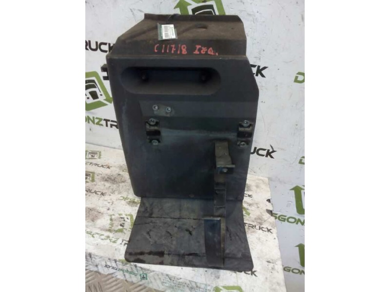 Recambio de guardabarros delantero izquierdo para nissan cabstar 01.04  cabina simple cabina individual referencia OEM IAM   