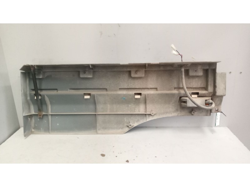 Recambio de moldura trasera cabina para daf serie xf105.xxx fsa 4x2 super-space-cab referencia OEM IAM 1441663  IZQUIERDA