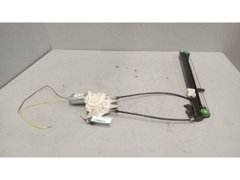 Recambio de elevalunas delantero izquierdo para iveco eurocargo 05.03  fg 75 e larga distancia referencia OEM IAM   