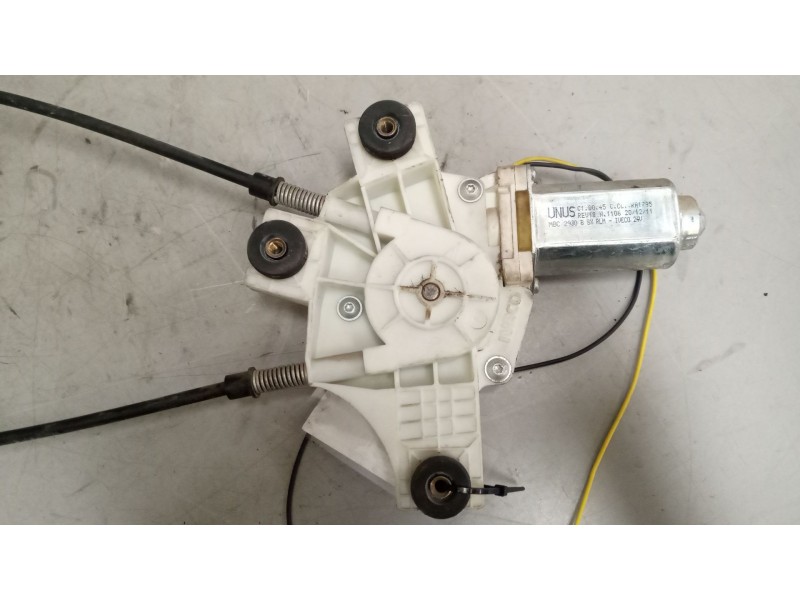 Recambio de elevalunas delantero izquierdo para iveco eurocargo 05.03  fg 75 e larga distancia referencia OEM IAM   