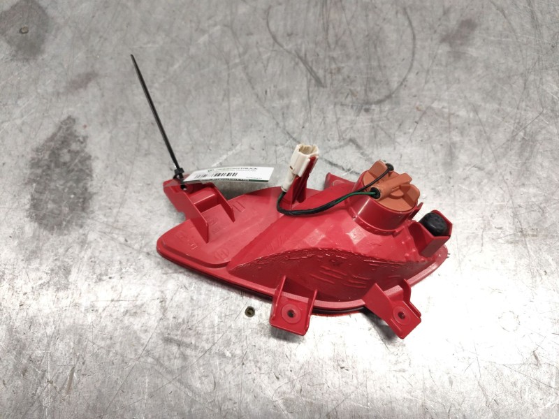 Recambio de piloto trasero derecho paragolpes para hyundai i30 (gd) 1.6 crdi referencia OEM IAM 92406a50  