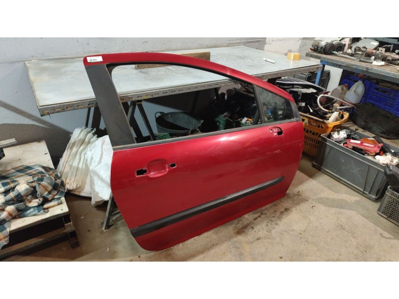 Recambio de puerta delantera derecha para peugeot 308 1.6 16v referencia OEM IAM   