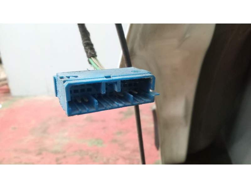 Recambio de puerta delantera derecha para iveco daily iv caja/chasis 35c15 referencia OEM IAM 99460120  