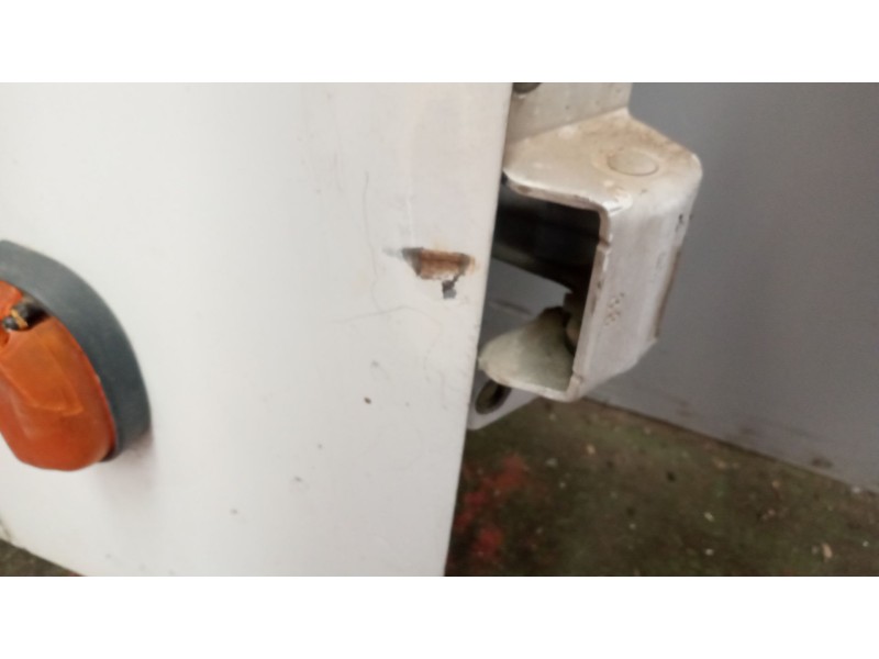 Recambio de puerta delantera derecha para renault maxity referencia OEM IAM 7485132448  