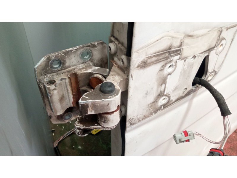 Recambio de puerta delantera izquierda para man tgx 18.xxx fg / 4x2 bl xl referencia OEM IAM 81626004129  