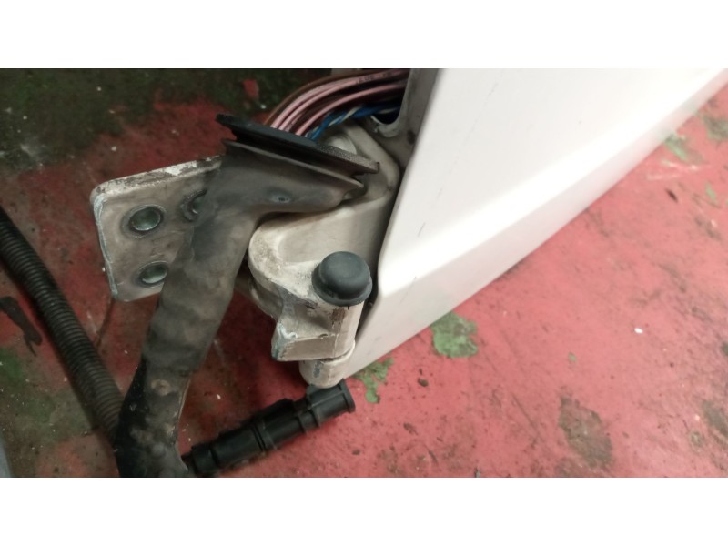 Recambio de puerta delantera izquierda para man tgx 18.xxx fg / 4x2 bl xl referencia OEM IAM 81626004129  