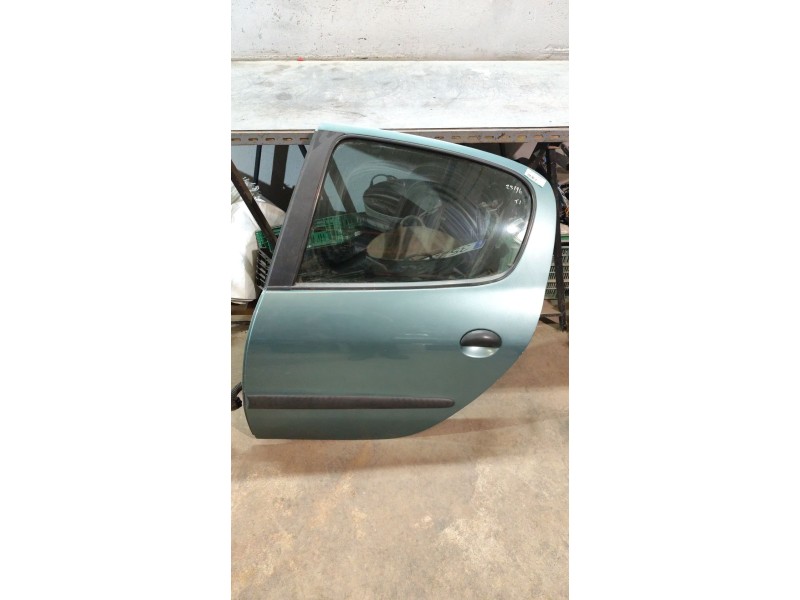 Recambio de puerta trasera izquierda para peugeot 206 berlina xr referencia OEM IAM   