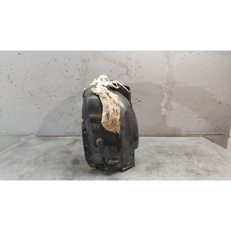 Recambio de paso de rueda delantero izquierdo para ford c-max 1.6 tdci cat referencia OEM IAM   