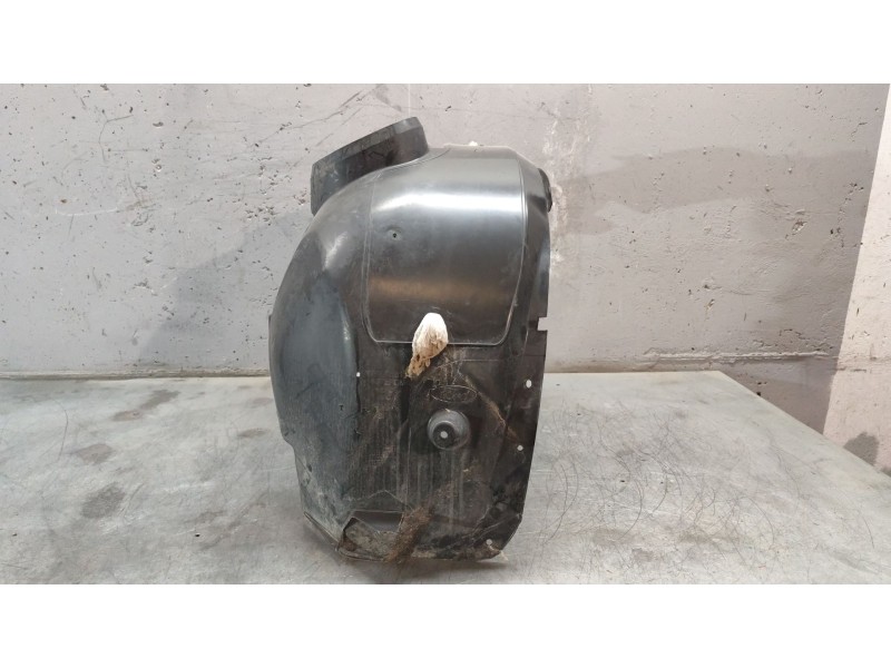 Recambio de paso de rueda delantero derecho para ford c-max 1.6 tdci cat referencia OEM IAM   