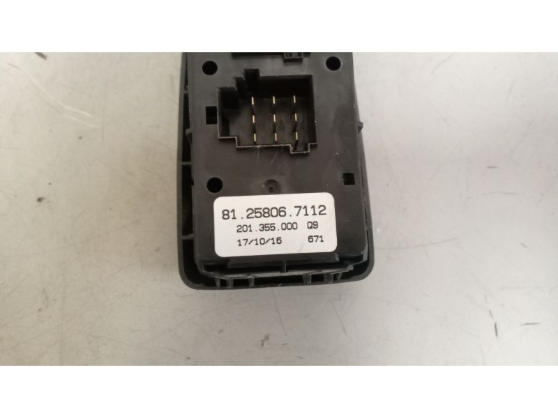 Recambio de mando elevalunas delantero derecho para man tgs referencia OEM IAM 81258067112  