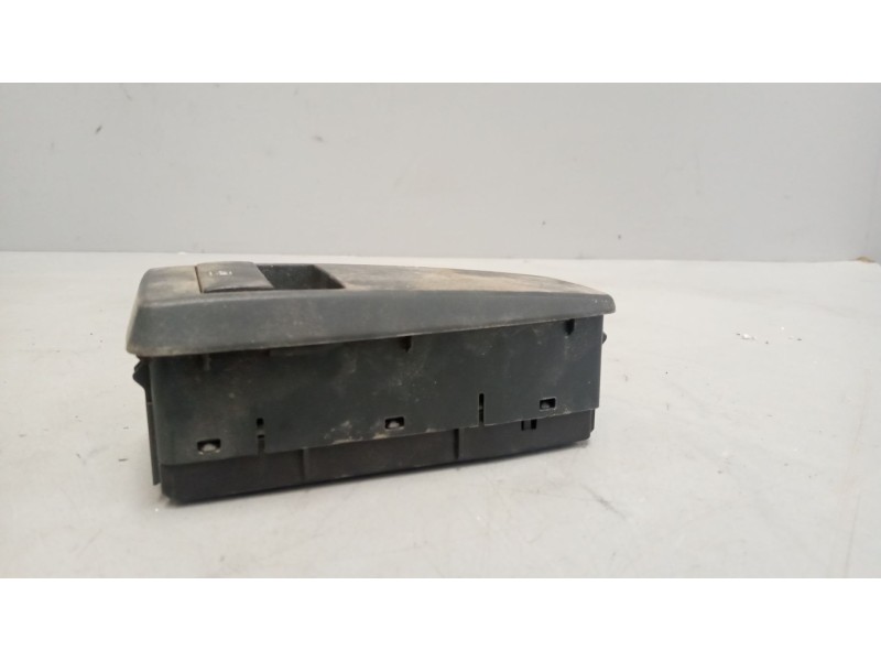 Recambio de mando elevalunas delantero derecho para man tgs referencia OEM IAM 81258067112  