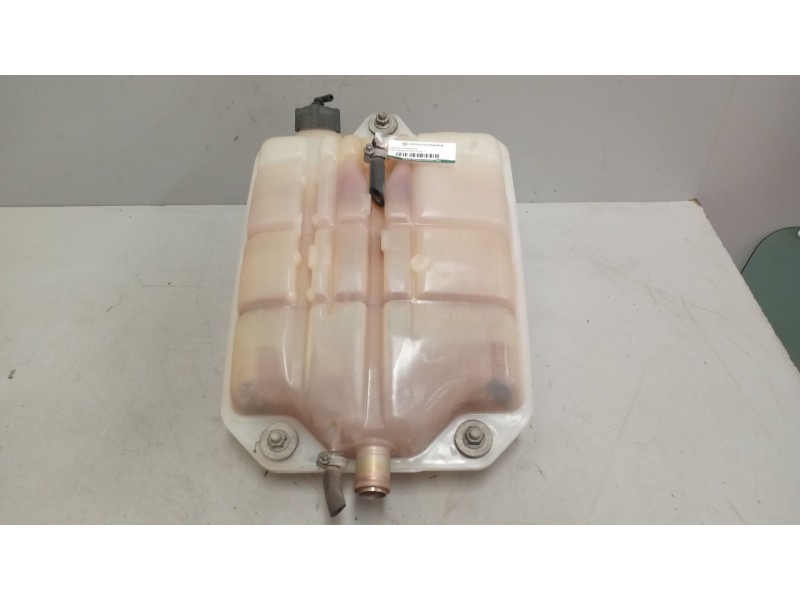 Recambio de deposito expansion para iveco eurocargo 05.03  fg 75 e larga distancia referencia OEM IAM 98426670  
