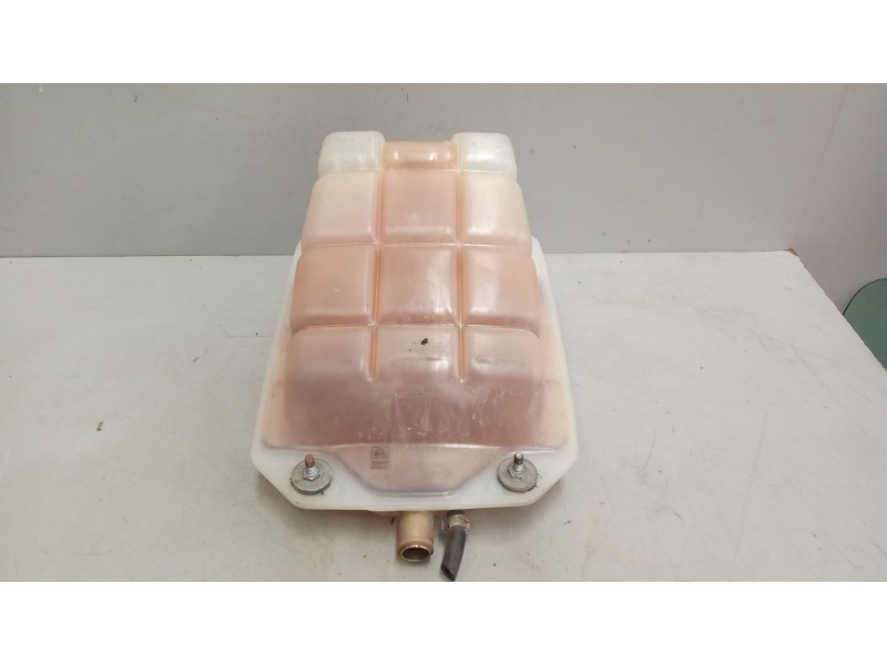 Recambio de deposito expansion para iveco eurocargo 05.03  fg 75 e larga distancia referencia OEM IAM 98426670  