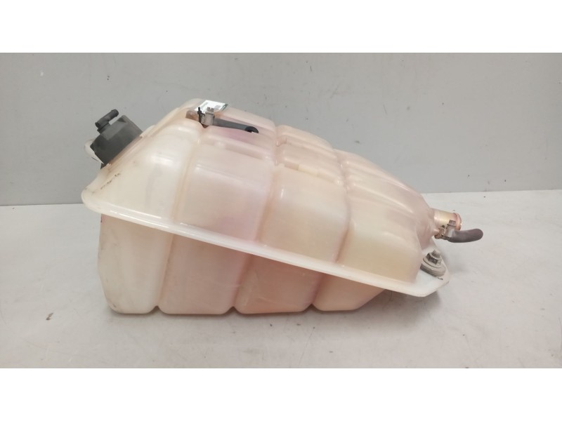 Recambio de deposito expansion para iveco eurocargo 05.03  fg 75 e larga distancia referencia OEM IAM 98426670  