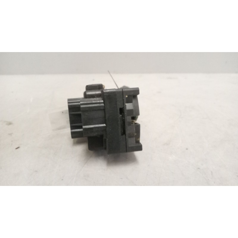 Recambio de mando intermitentes para renault hr xxx.18/26 premium 01  11.1 diesel referencia OEM IAM 5001837501  