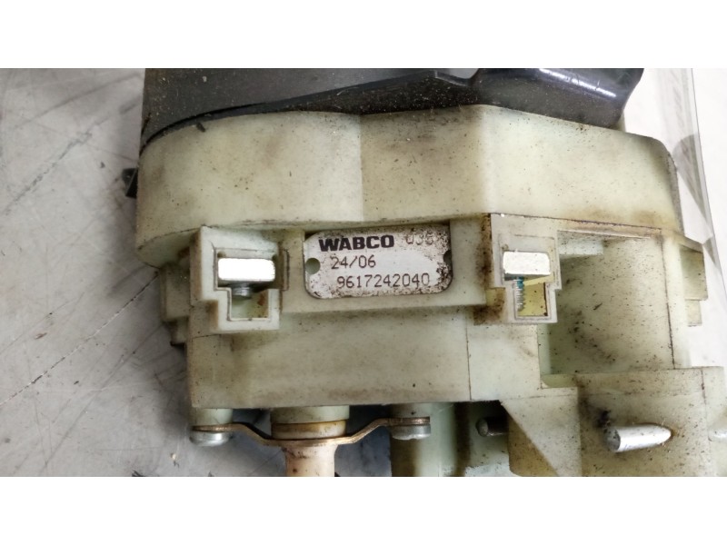 Recambio de palanca freno de mano para volvo fh 12 2002  12.1 diesel (d12d460) referencia OEM IAM 20367533  9617242040