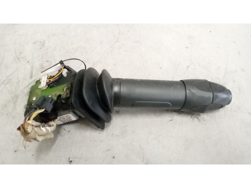 Recambio de mando intermitentes para iveco stralis (as) 12.9 diesel referencia OEM IAM 504213154  