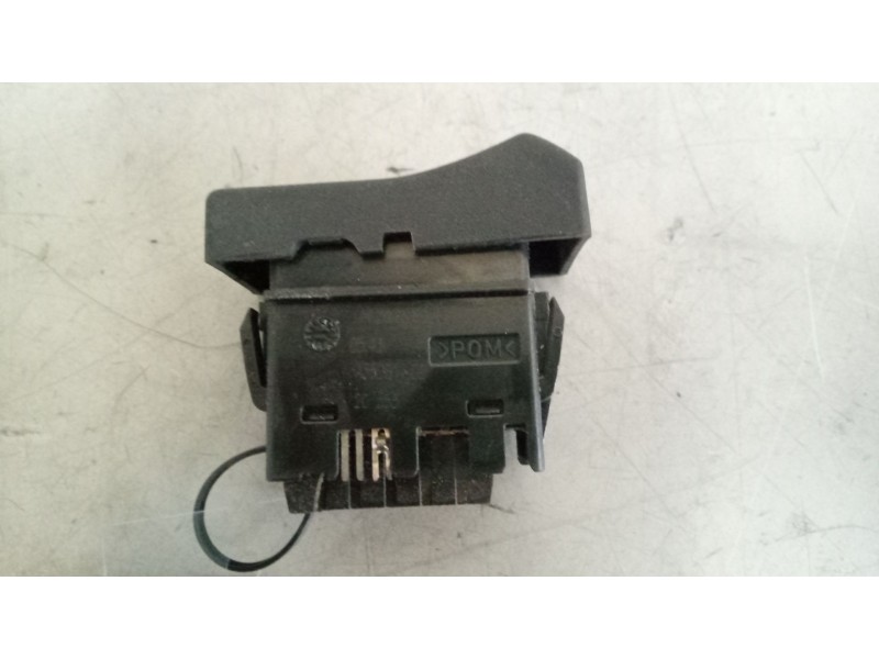 Recambio de interruptor para renault magnum ab diesel referencia OEM IAM 7420851306  