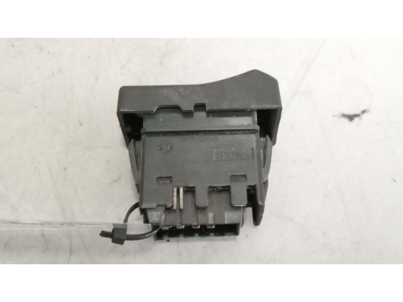 Recambio de interruptor para renault magnum ab diesel referencia OEM IAM 5010589565  