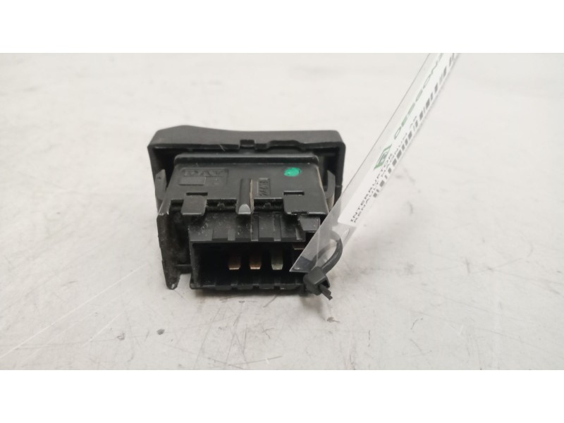 Recambio de interruptor para renault magnum ab diesel referencia OEM IAM 5010589017  