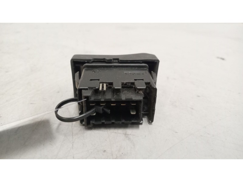 Recambio de interruptor para renault magnum ab diesel referencia OEM IAM 5010589488  