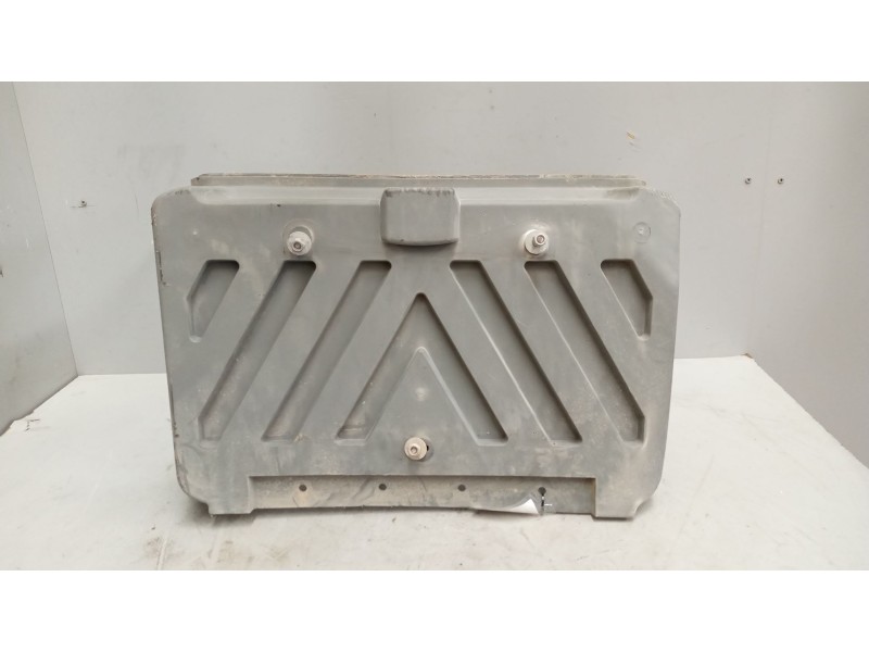 Recambio de guardabarros trasero derecho para mercedes-benz atego 4 cyl. 4x2 2005 referencia OEM IAM A9705221601  DELANTERO