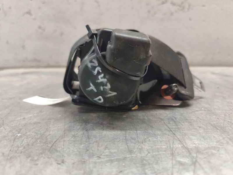 Recambio de cinturon seguridad trasero derecho para hyundai i30 (gd) 1.6 crdi referencia OEM IAM 89820a6000ry  