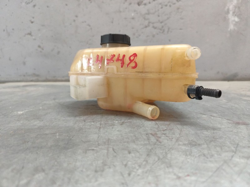 Recambio de deposito expansion para ford ecosport 1.0 ecoboost referencia OEM IAM 8v218k218  