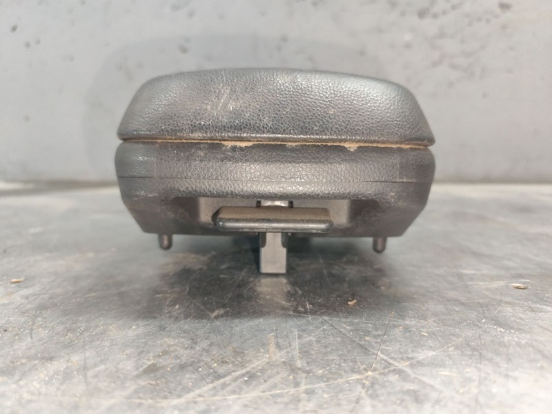 Recambio de apoyabrazos central para hyundai i30 (gd) 1.6 crdi referencia OEM IAM   