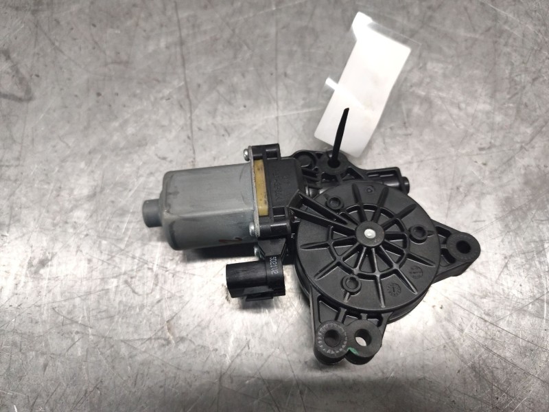 Recambio de motor elevalunas trasero izquierdo para hyundai i30 (gd) 1.6 crdi referencia OEM IAM 2pines  