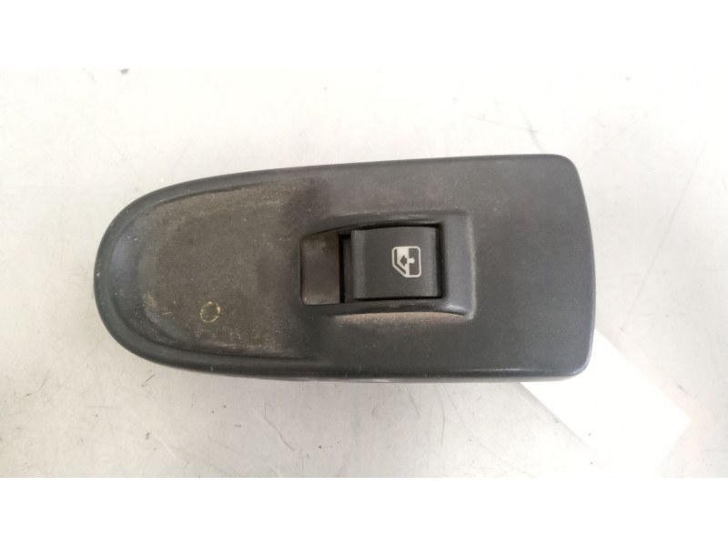 Recambio de mando elevalunas delantero derecho para iveco daily iv caja/chasis 35c15 referencia OEM IAM   