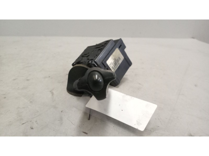 Recambio de mando limpia para renault magnum ab diesel referencia OEM IAM 7421535700  