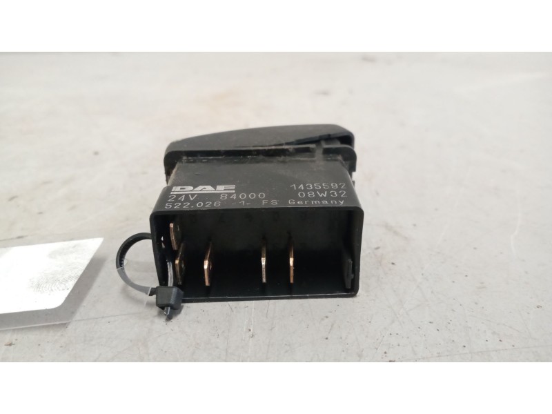 Recambio de interruptor para daf serie xf105.xxx 12.9 diesel referencia OEM IAM 1435592  