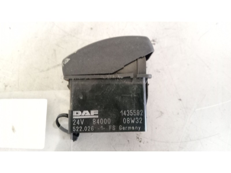 Recambio de interruptor para daf serie xf105.xxx 12.9 diesel referencia OEM IAM 1435592  
