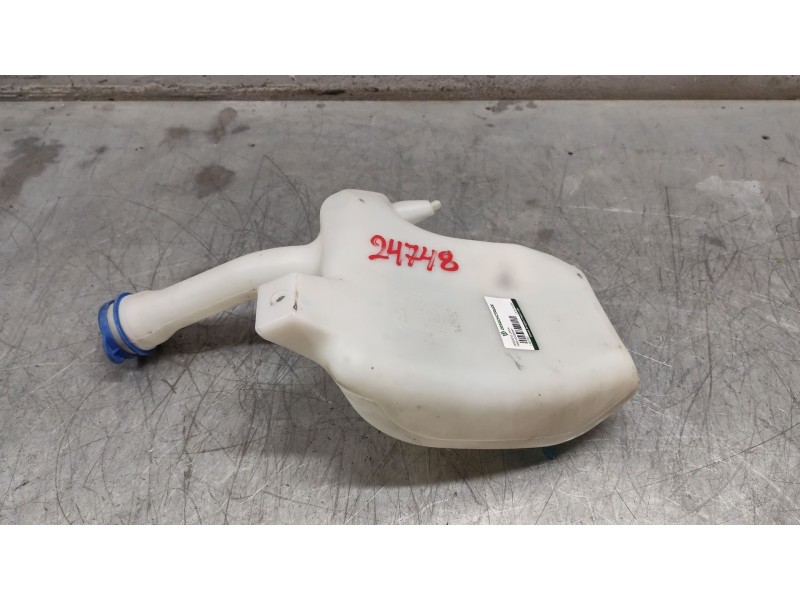 Recambio de deposito limpia para ford ecosport 1.0 ecoboost referencia OEM IAM CN1517618AA  