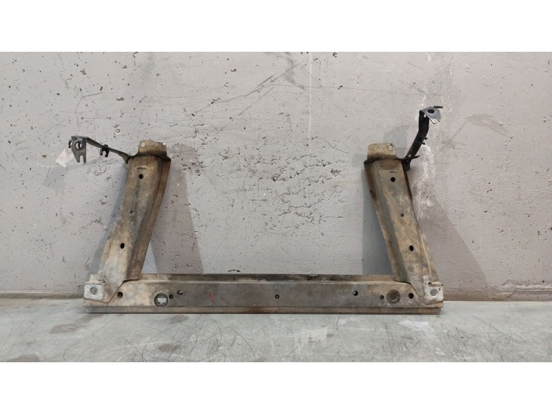 Recambio de travesaño inferior para renault megane ii berlina 3p 1.9 dci diesel referencia OEM IAM   