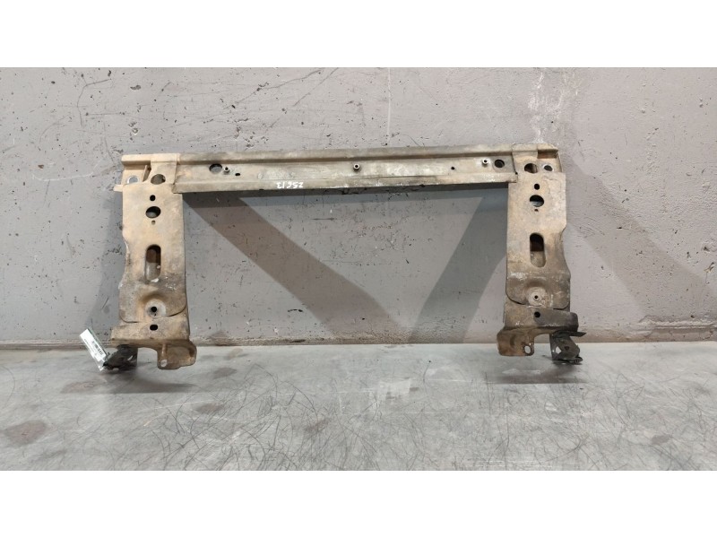 Recambio de travesaño inferior para renault megane ii berlina 3p 1.9 dci diesel referencia OEM IAM   