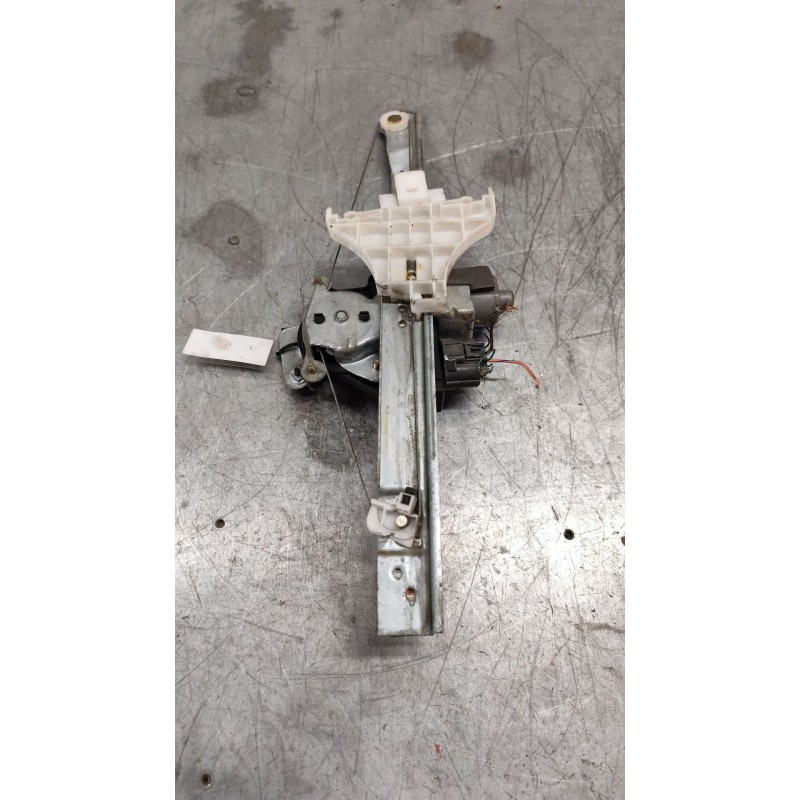 Recambio de elevalunas trasero izquierdo para ford mondeo iii turnier (bwy) 2.0 tdci referencia OEM IAM 0130821773  