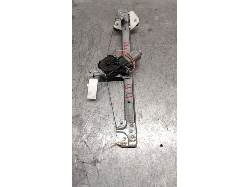 Recambio de elevalunas delantero derecho para dacia logan 1.6 cat referencia OEM IAM 400727D  