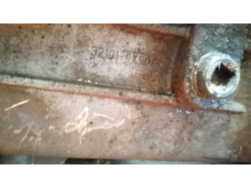 Recambio de caja cambios para nissan atleon 110 referencia OEM IAM 321019X501  321319X501