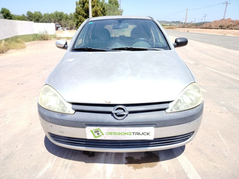 opel corsa c (x01) del año 2001