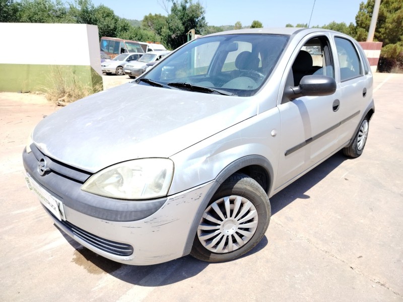 opel corsa c (x01) del año 2001
