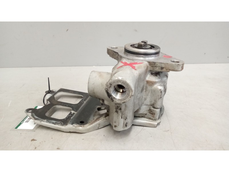 Recambio de bomba servodireccion para iveco eurocargo tector 3.9 diesel referencia OEM IAM 4896314  7685900103