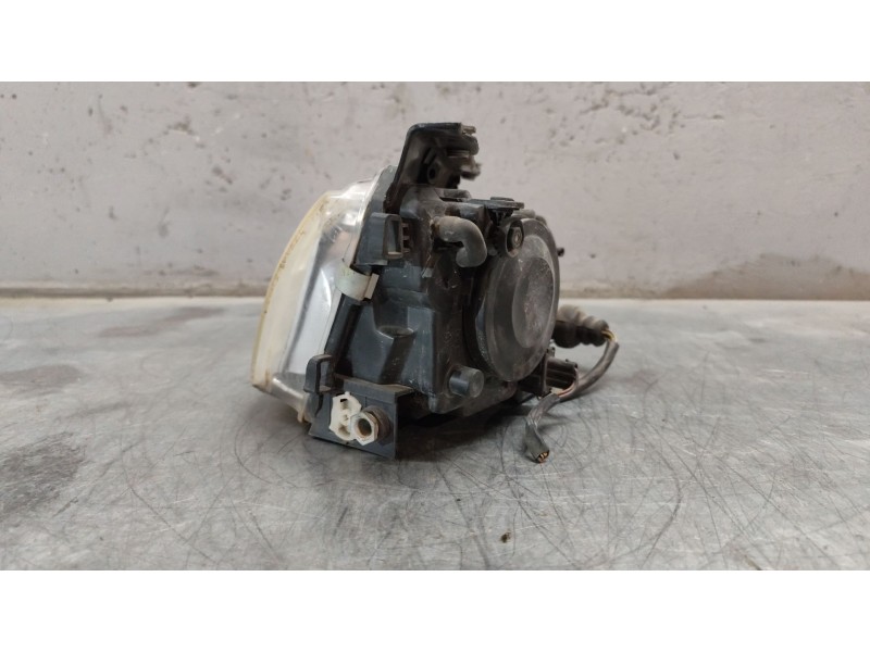 Recambio de faro izquierdo para volkswagen passat berlina (3b2) comfortline referencia OEM IAM 9975  