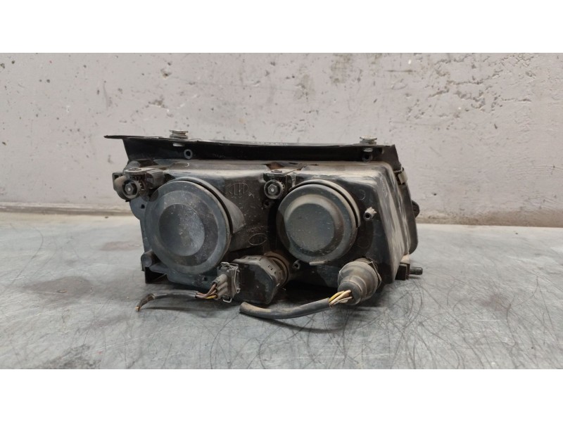 Recambio de faro izquierdo para volkswagen passat berlina (3b2) comfortline referencia OEM IAM 9975  