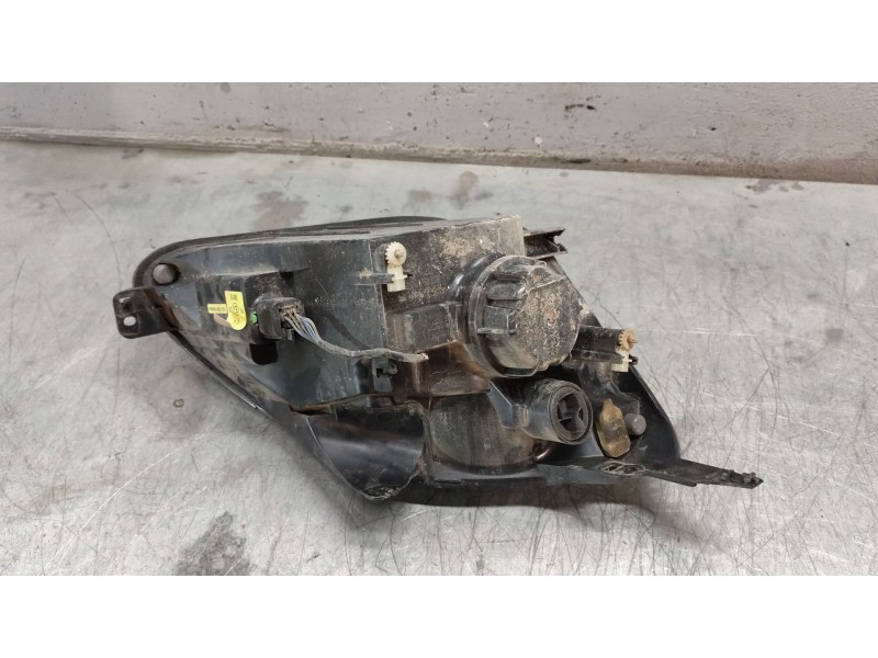 Recambio de faro izquierdo para ford fiesta v van 1.6 tdci referencia OEM IAM   