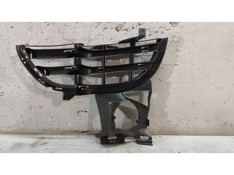 Recambio de molduras delanteras para porsche cayenne (92a) 4.8 turbo s referencia OEM IAM 7P5807682B  