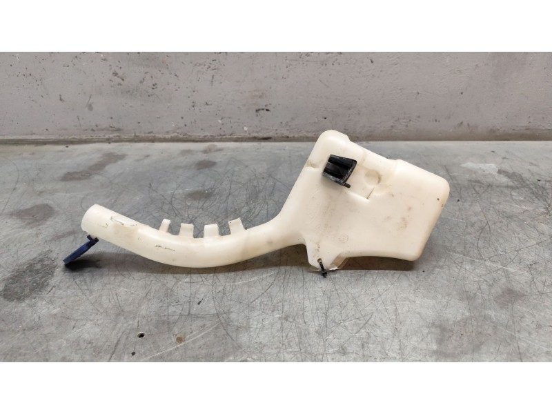 Recambio de deposito limpia para ford fiesta (cbk) ambiente referencia OEM IAM 2S6117618AH  