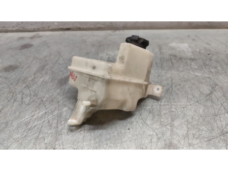 Recambio de deposito expansion para hyundai i30 (gd) 1.6 crdi referencia OEM IAM 25430A2000  